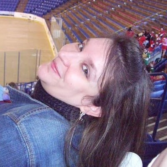 Meet your Posher, Sheila - Picture 1 of 2